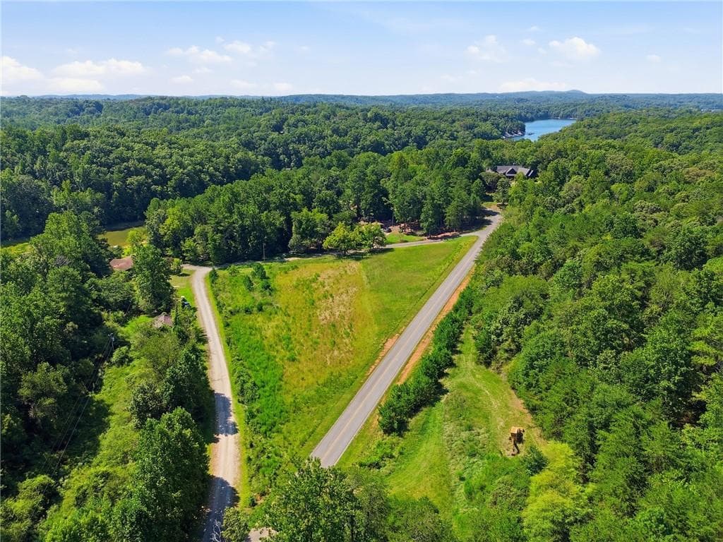 3 bedroom, 2 bathroom, 1,786 sq ft single family residence for sale at 6265 Smith Mill Road, Gainesville, GA 30506 — photo 7