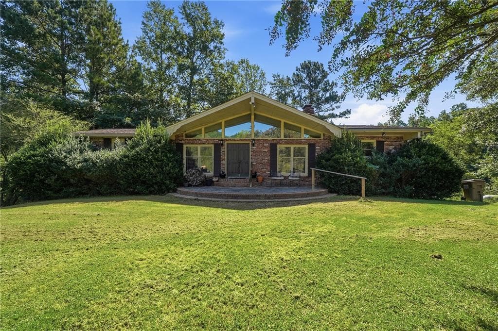 3 bedroom, 2 bathroom, 1,786 sq ft single family residence for sale at 6265 Smith Mill Road, Gainesville, GA 30506 — photo 8