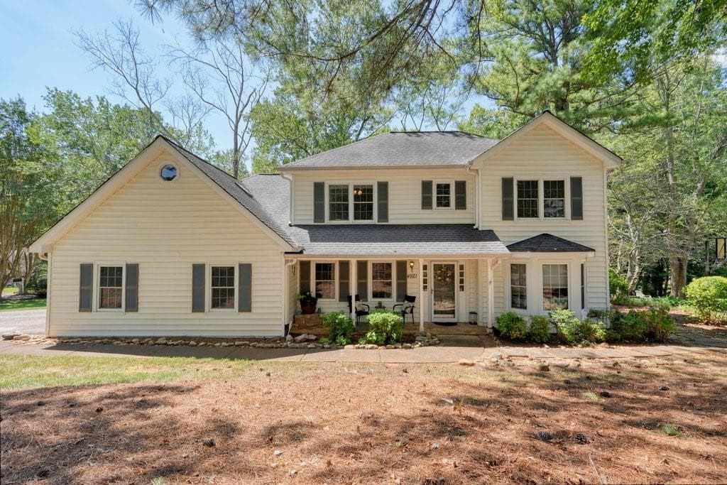 3 bedroom, 3 bathroom, 1,766 sq ft single family residence for sale at 4921 Falcon Wood Trace, Marietta, GA 30066