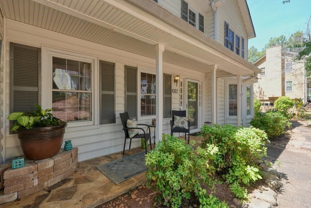 3 bedroom, 3 bathroom, 1,766 sq ft single family residence for sale at 4921 Falcon Wood Trace, Marietta, GA 30066 — photo 9