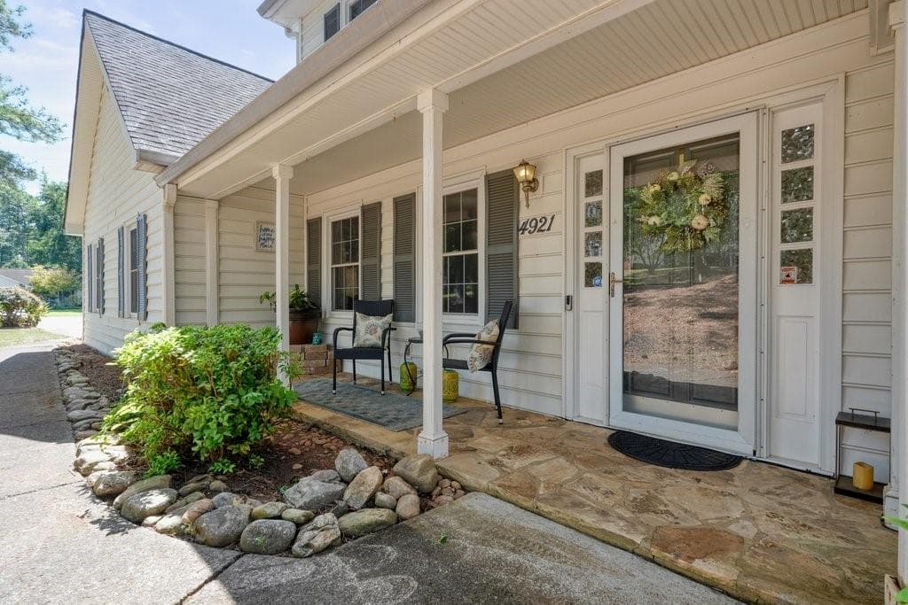 3 bedroom, 3 bathroom, 1,766 sq ft single family residence for sale at 4921 Falcon Wood Trace, Marietta, GA 30066 — photo 10