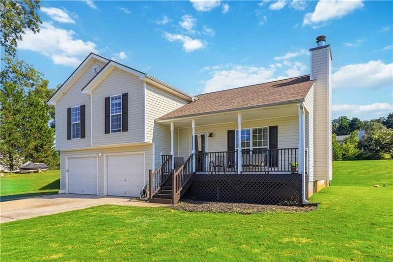 4 bedroom, 3 bathroom, 1,925 sq ft single family residence for sale at 601 Skyland Court, Winder, GA 30680 — photo 2