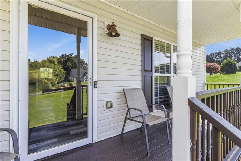 4 bedroom, 3 bathroom, 1,925 sq ft single family residence for sale at 601 Skyland Court, Winder, GA 30680 — photo 3