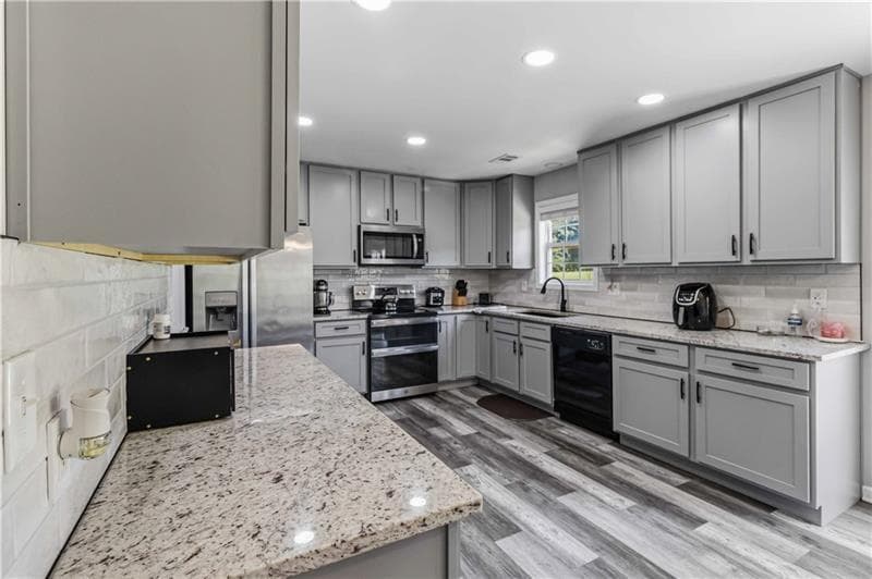4 bedroom, 3 bathroom, 1,925 sq ft single family residence for sale at 601 Skyland Court, Winder, GA 30680 — photo 8