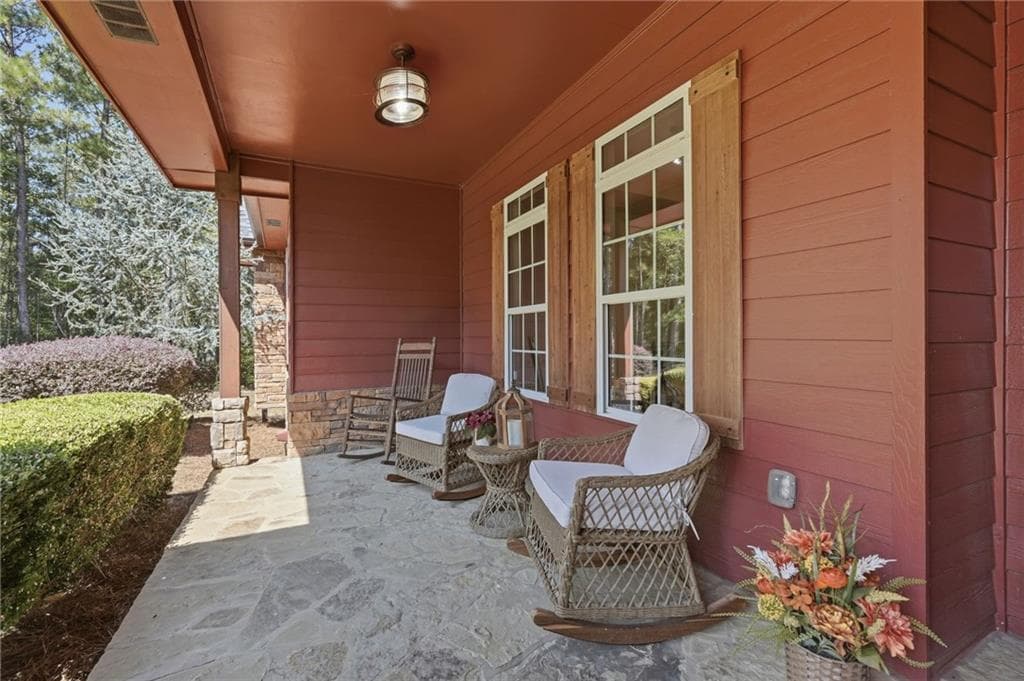 4 bedroom, 5 bathroom, 5,380 sq ft single family residence for sale at 571 Mulberry Road, Winder, GA 30680 — photo 7