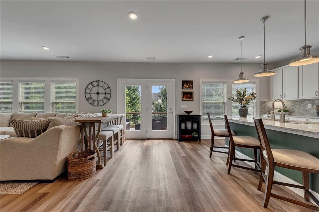 4 bedroom, 3 bathroom, 2,508 sq ft single family residence for sale at 204 Meadows Court, Woodstock, GA 30189 — photo 6