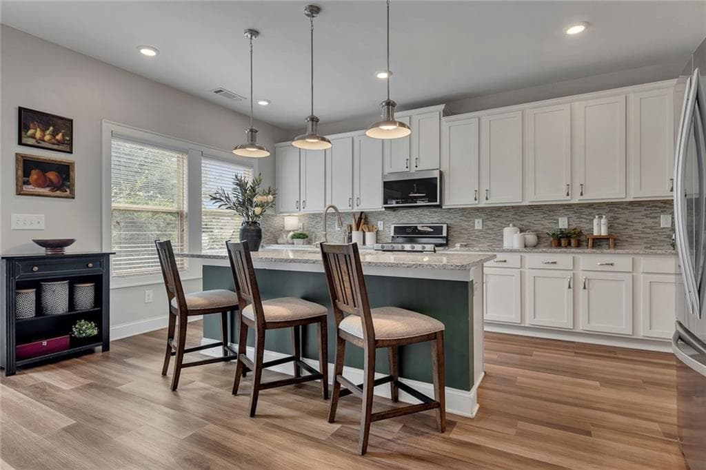 4 bedroom, 3 bathroom, 2,508 sq ft single family residence for sale at 204 Meadows Court, Woodstock, GA 30189 — photo 8