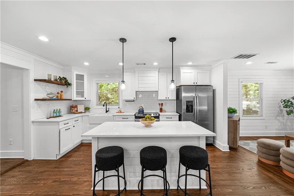 3 bedroom, 2 bathroom, 1,600 sq ft single family residence under contract at 811 Mclinden Avenue, Smyrna, GA 30080 — photo 6