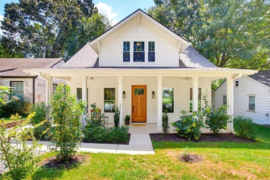 5 bedroom, 3 bathroom, 2,464 sq ft single family residence for sale at 796 Beechwood Avenue, Atlanta, GA 30310