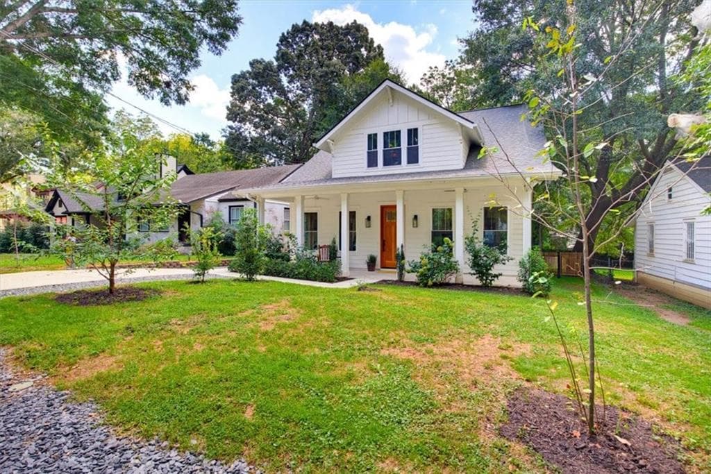 5 bedroom, 3 bathroom, 2,464 sq ft single family residence for sale at 796 Beechwood Avenue, Atlanta, GA 30310 — photo 2