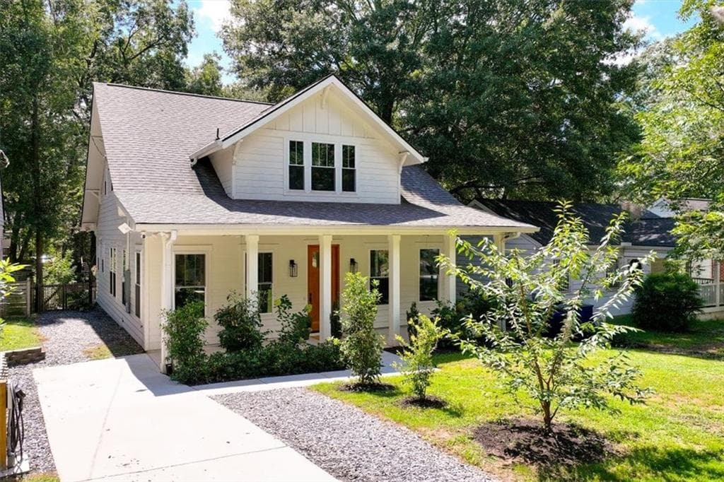 5 bedroom, 3 bathroom, 2,464 sq ft single family residence for sale at 796 Beechwood Avenue, Atlanta, GA 30310 — photo 3