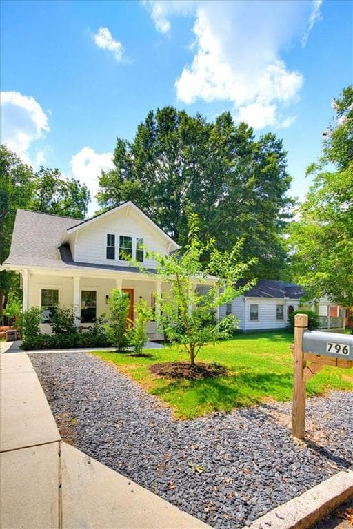 5 bedroom, 3 bathroom, 2,464 sq ft single family residence for sale at 796 Beechwood Avenue, Atlanta, GA 30310 — photo 5