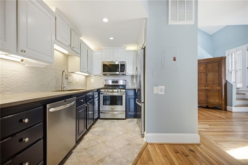 2 bedroom, 3 bathroom, 1,803 sq ft condominium for sale at 2840 Peachtree Road 510, Atlanta, GA 30305 — photo 6