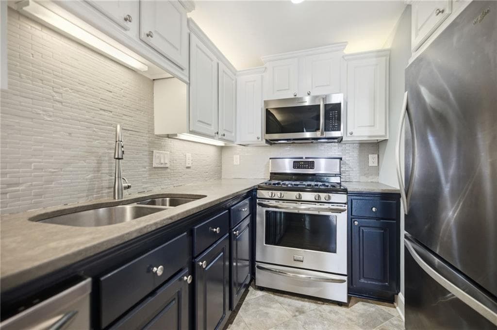 2 bedroom, 3 bathroom, 1,803 sq ft condominium for sale at 2840 Peachtree Road 510, Atlanta, GA 30305 — photo 7