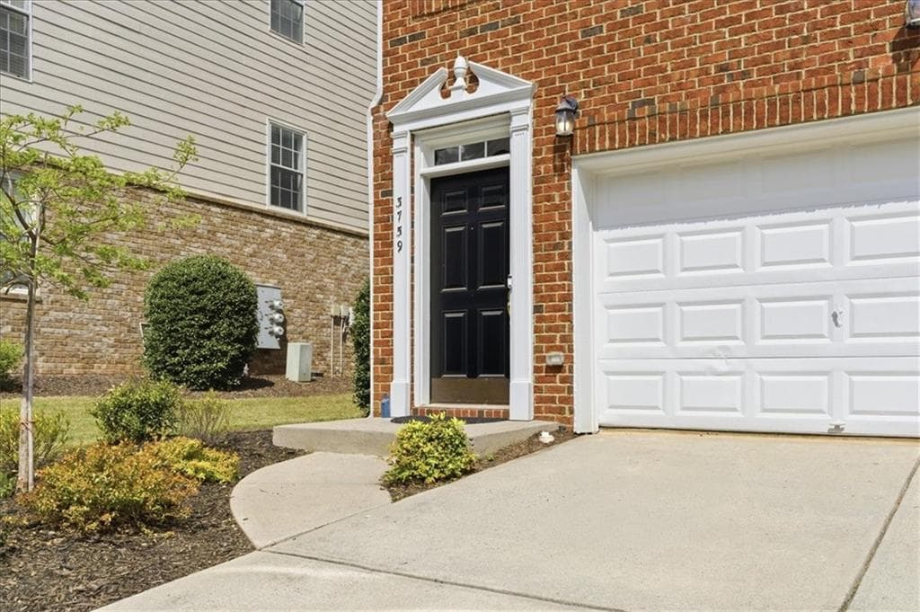 3 bedroom, 4 bathroom, 2,484 sq ft townhouse under contract at 3759 Chattahoochee Summit Drive 3, Atlanta, GA 30339 — photo 3