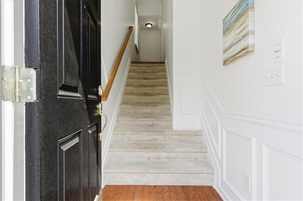 3 bedroom, 4 bathroom, 2,484 sq ft townhouse under contract at 3759 Chattahoochee Summit Drive 3, Atlanta, GA 30339 — photo 4