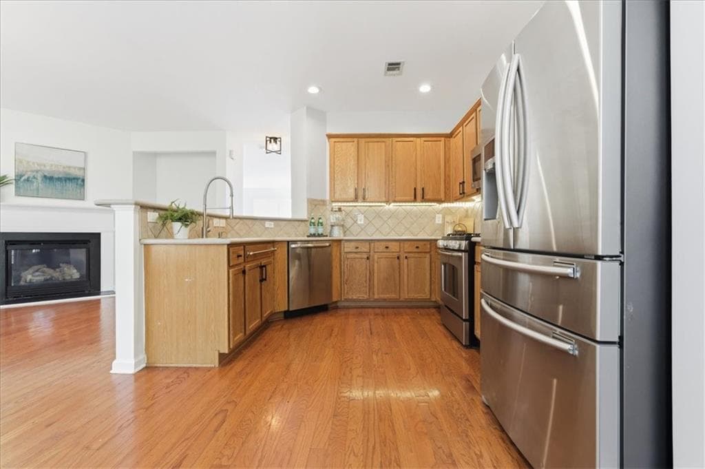 3 bedroom, 4 bathroom, 2,484 sq ft townhouse under contract at 3759 Chattahoochee Summit Drive 3, Atlanta, GA 30339 — photo 7