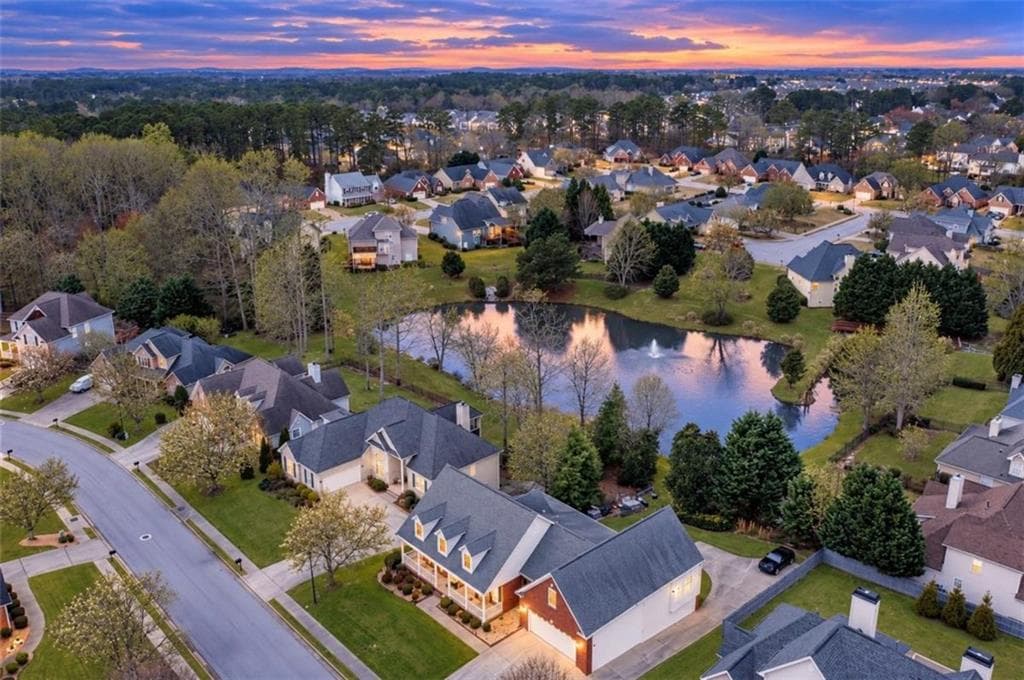6 bedroom, 6 bathroom, 5,534 sq ft single family residence for sale at 211 Graymist Path, Loganville, GA 30052 — photo 4