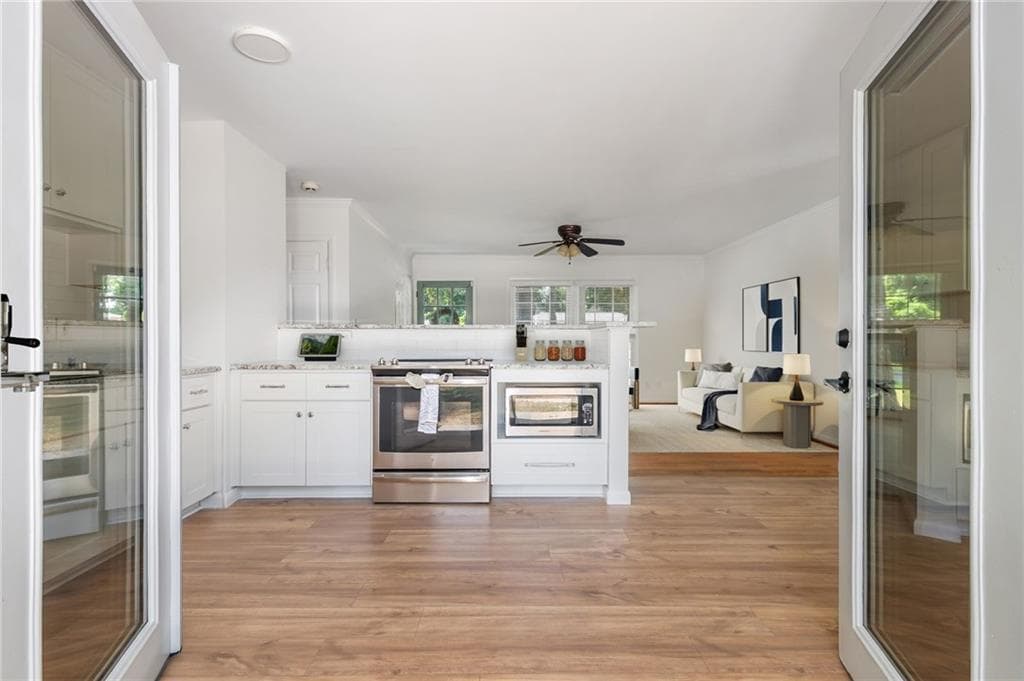 3 bedroom, 2 bathroom, 1,350 sq ft single family residence for sale at 2720 Carolyn Drive, Smyrna, GA 30080 — photo 8