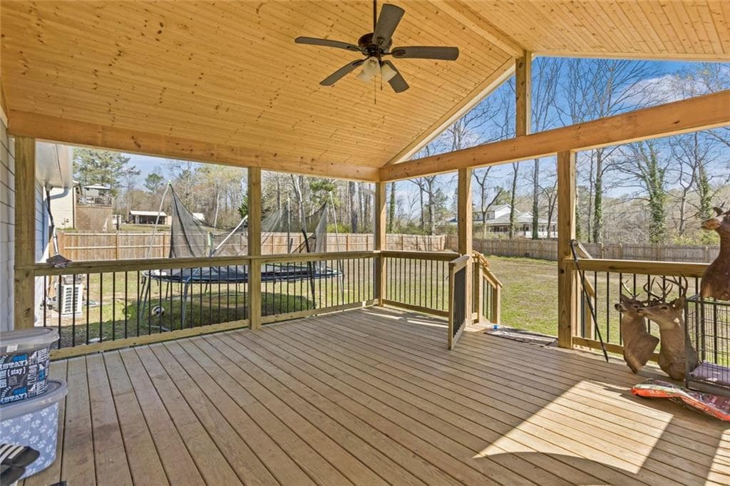 4 bedroom, 2 bathroom, 1,600 sq ft single family residence for sale at 2001 Raymonds Drive, Loganville, GA 30052 — photo 8
