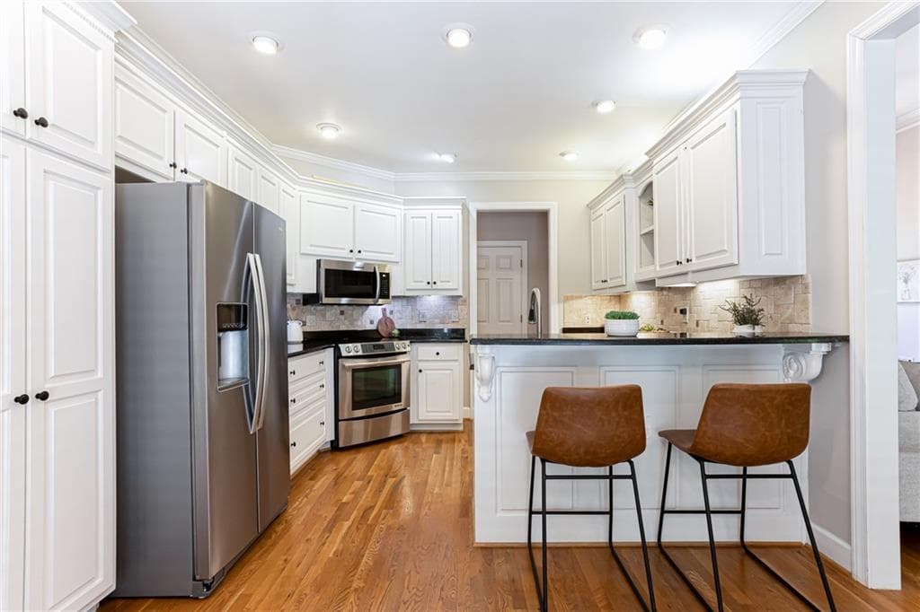 5 bedroom, 5 bathroom, 5,076 sq ft single family residence under contract at 885 Rose Brook Drive, Lawrenceville, GA 30045 — photo 5