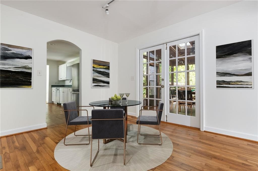 2 bedroom, 2 bathroom, 1,396 sq ft single family residence for sale at 2347 Hunting Valley Drive, Decatur, GA 30033 — photo 5