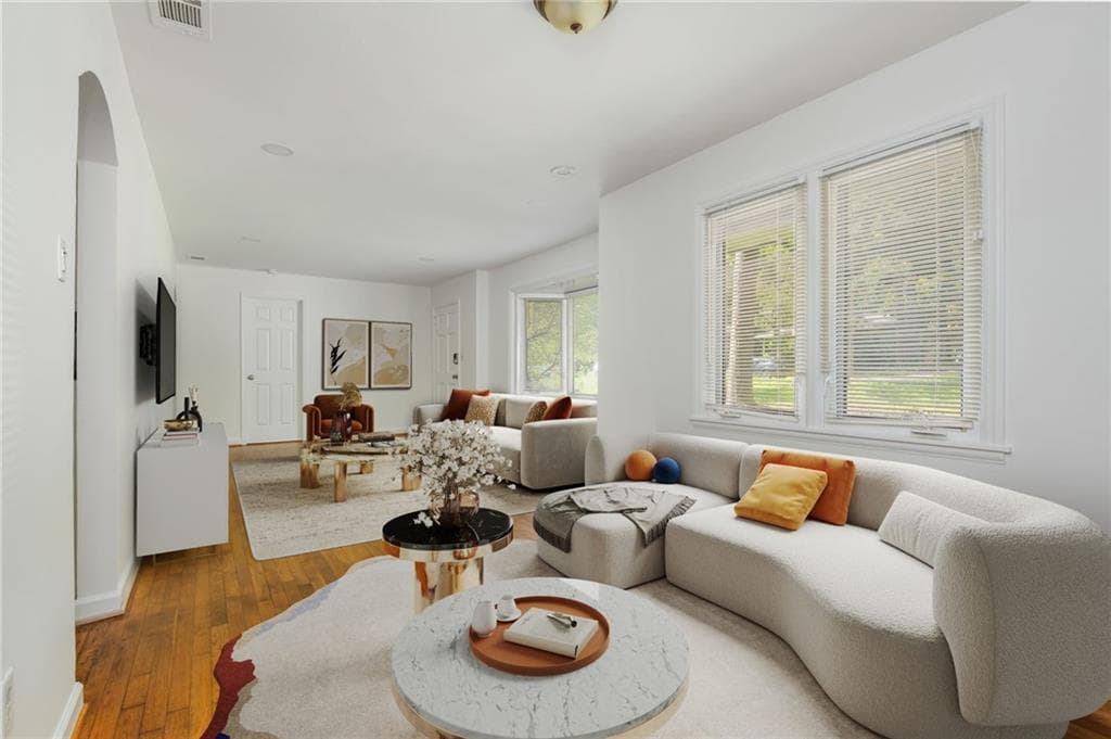 2 bedroom, 2 bathroom, 1,396 sq ft single family residence for sale at 2347 Hunting Valley Drive, Decatur, GA 30033 — photo 7