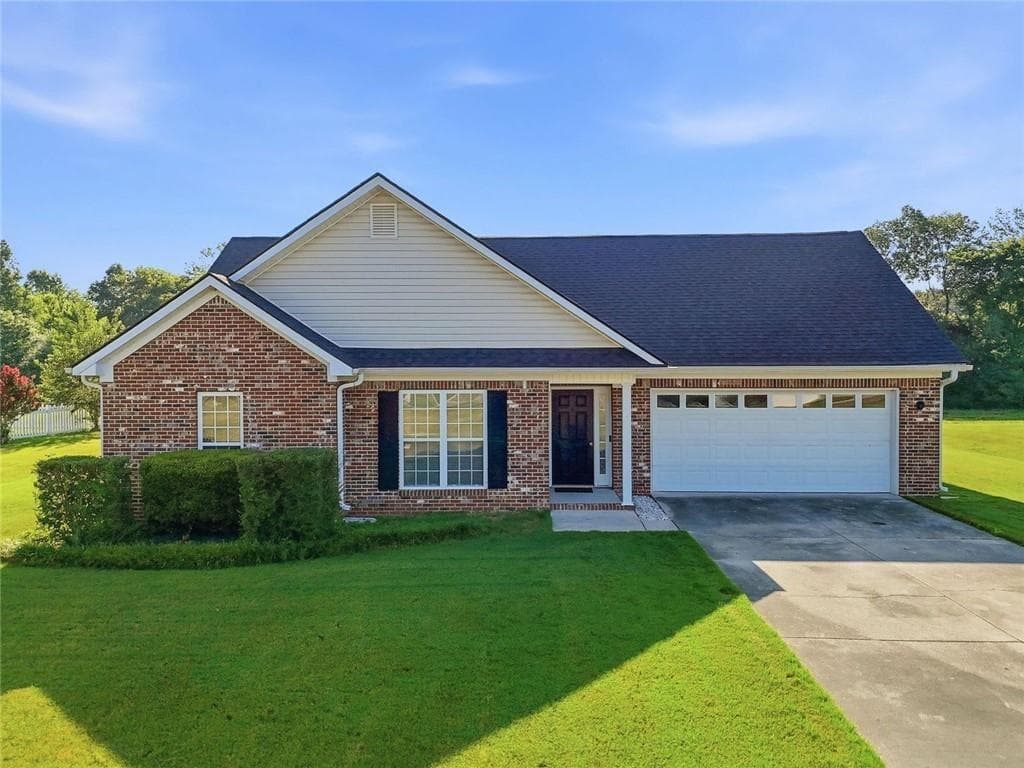 3 bedroom, 2 bathroom, 1,409 sq ft single family residence under contract at 128 Brookstone Drive, Calhoun, GA 30701