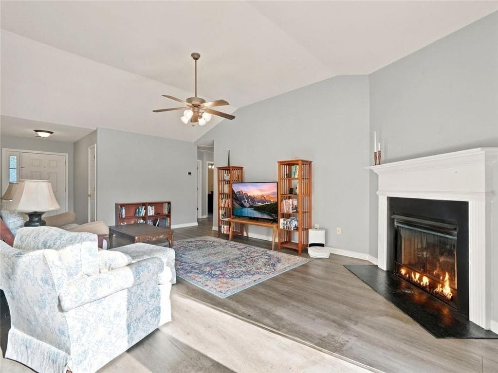 3 bedroom, 2 bathroom, 1,409 sq ft single family residence under contract at 128 Brookstone Drive, Calhoun, GA 30701 — photo 4
