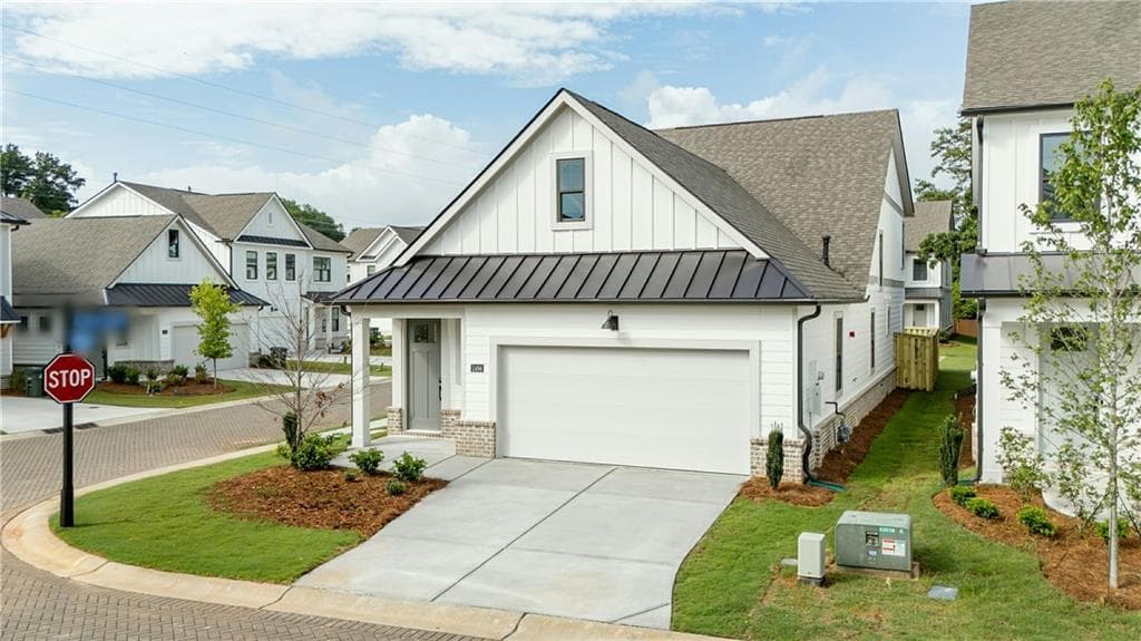 4 bedroom, 3 bathroom, 2,574 sq ft single family residence for sale at 1494 Longwing Lane, Marietta, GA 30066