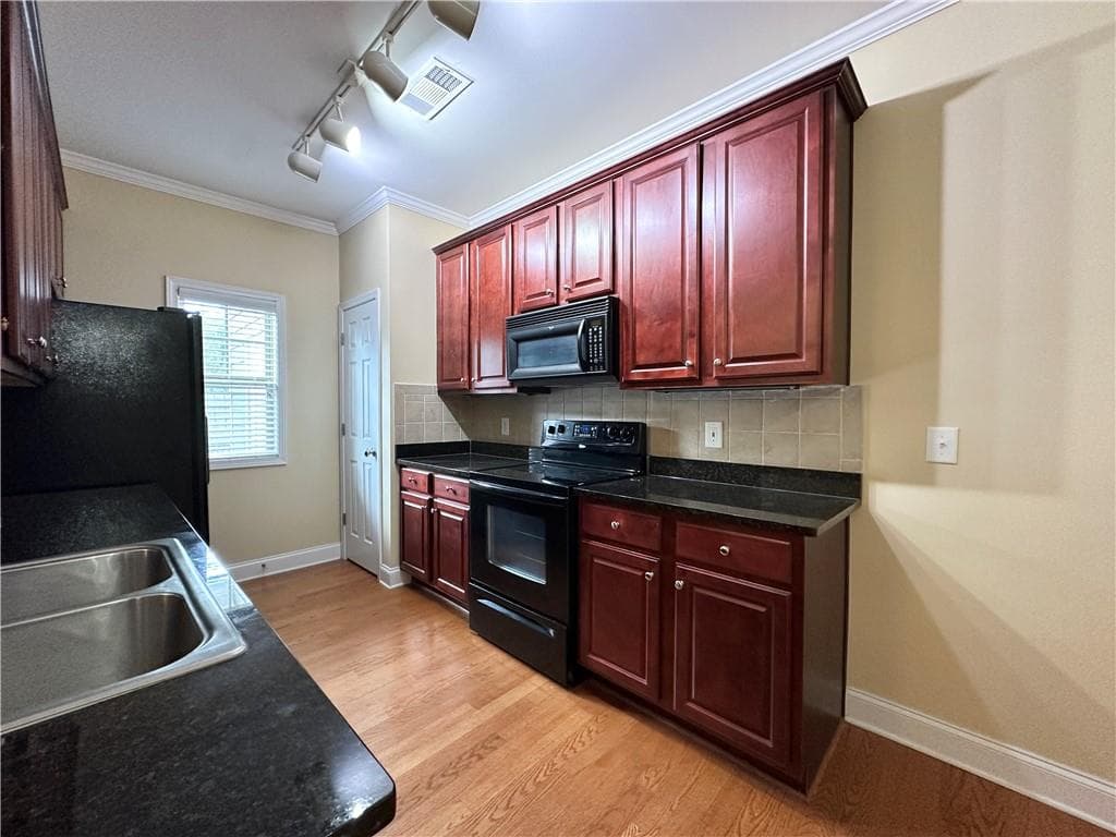 3 bedroom, 3 bathroom, 1,582 sq ft triplex for rent at 34 N Oaks Circle, Cartersville, GA 30121 for $1,550 a month — photo 7