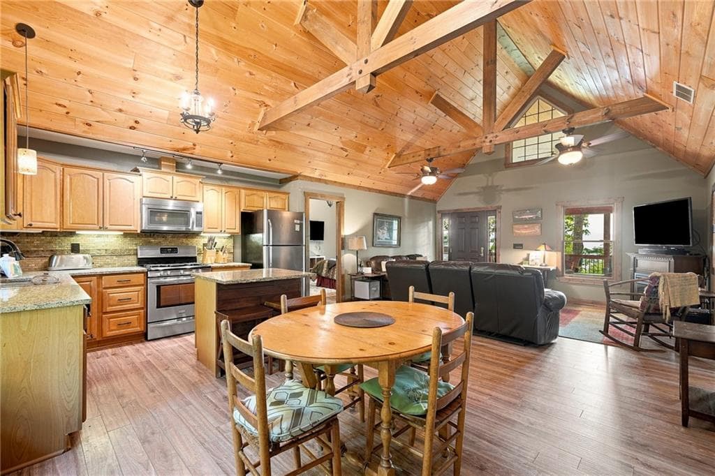 3 bedroom, 3 bathroom, 2,128 sq ft single family residence for sale at 232 Apache Trail, Chatsworth, GA 30705 — photo 4