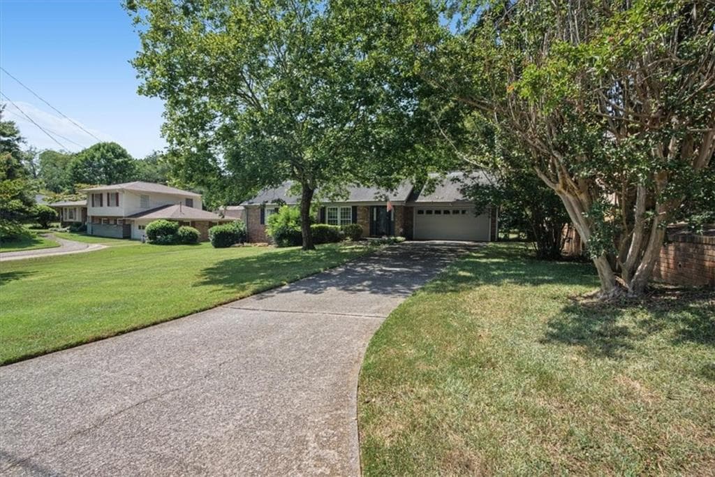 3 bedroom, 2 bathroom, 1,600 sq ft single family residence for sale at 2781 Fernvalley Road, Marietta, GA 30066 — photo 3