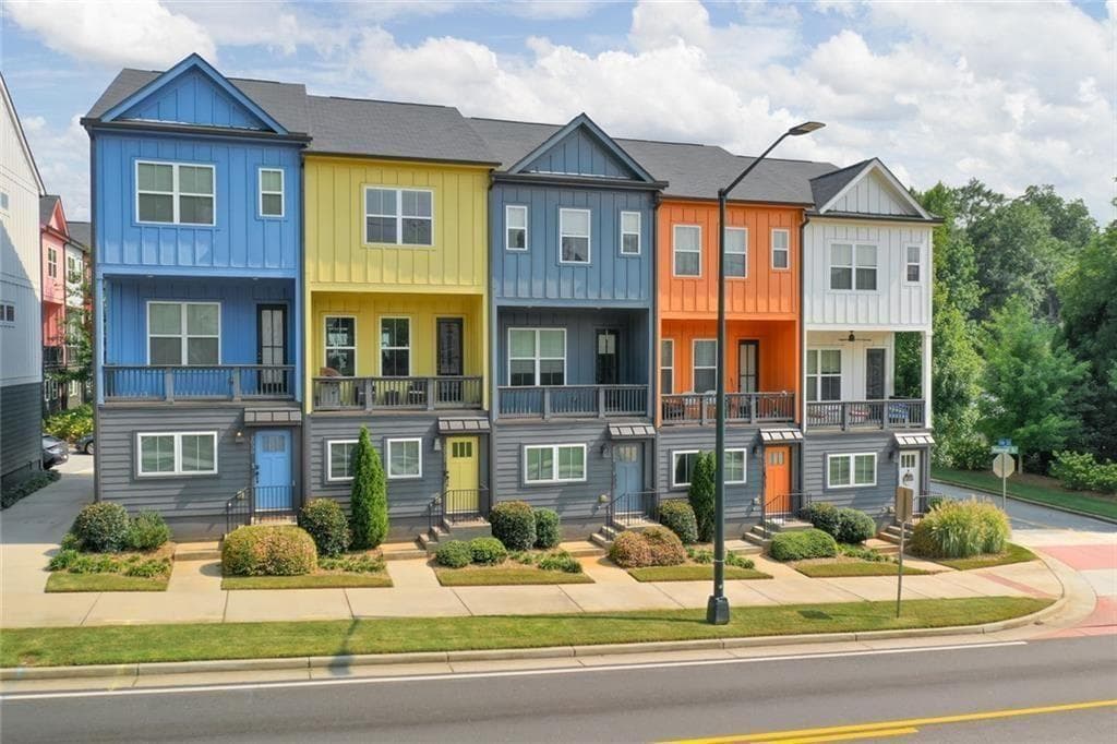 3 bedroom, 3 bathroom, 1,824 sq ft townhouse under contract at 2034 SE Bixby Byway Drive, Atlanta, GA 30317