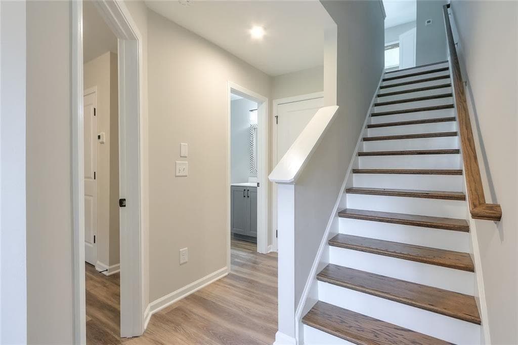 3 bedroom, 3 bathroom, 1,824 sq ft townhouse under contract at 2034 SE Bixby Byway Drive, Atlanta, GA 30317 — photo 5