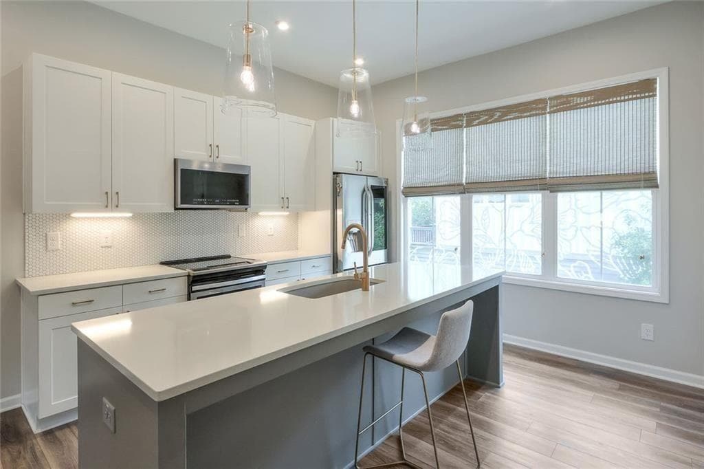 3 bedroom, 3 bathroom, 1,824 sq ft townhouse under contract at 2034 SE Bixby Byway Drive, Atlanta, GA 30317 — photo 7
