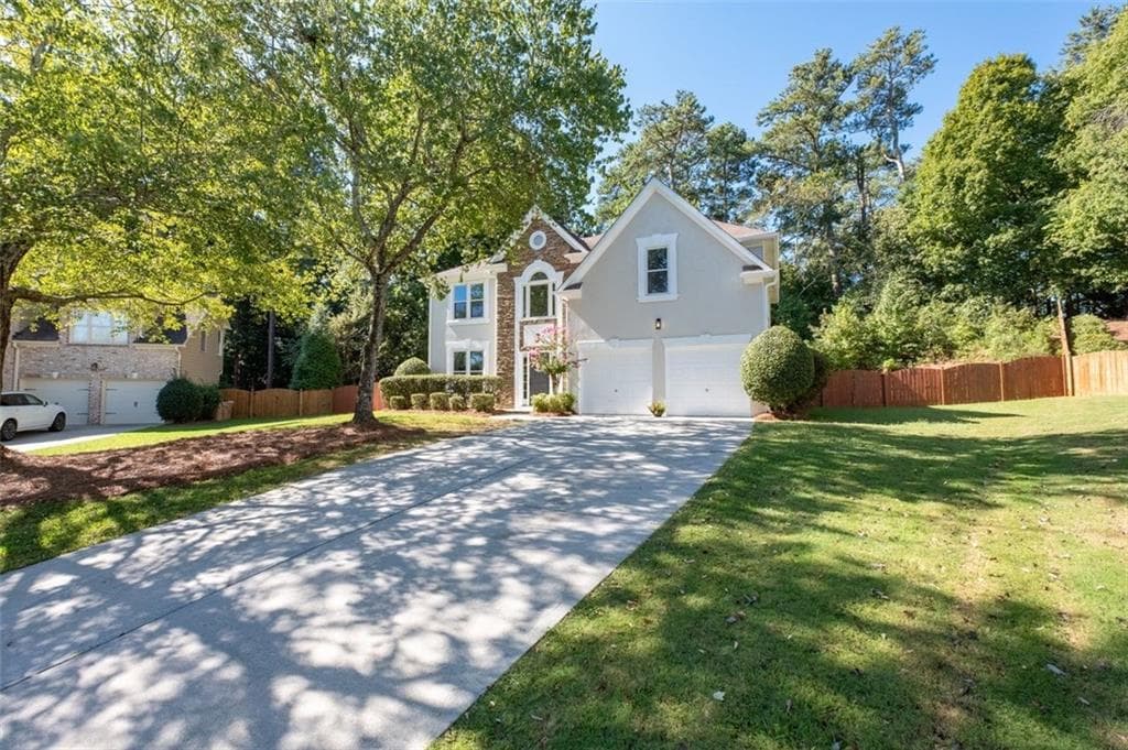 4 bedroom, 3 bathroom, 2,524 sq ft single family residence for sale at 2960 Saddlebrook Glen Drive, Cumming, GA 30041 — photo 2