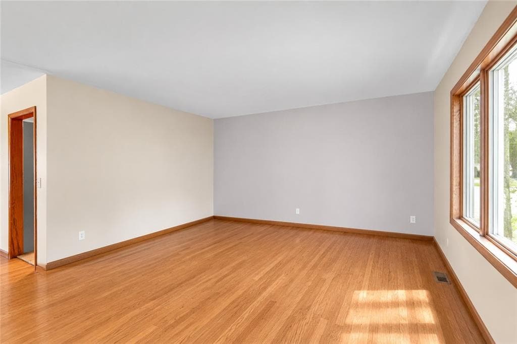 3 bedroom, 2 bathroom, 1,075 sq ft single family residence under contract at 1174 Dantel Court, Stone Mountain, GA 30083 — photo 10