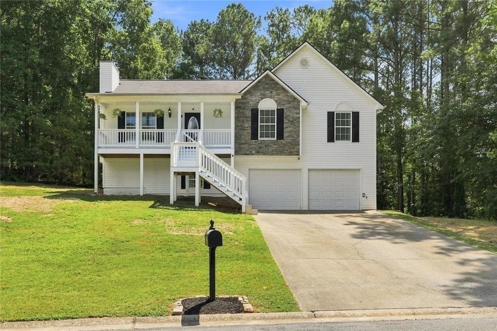 3 bedroom, 2 bathroom, 2,567 sq ft single family residence for sale at 129 Greatwood Drive, White, GA 30184