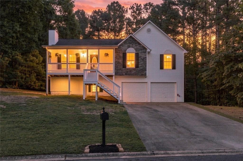 3 bedroom, 2 bathroom, 2,567 sq ft single family residence for sale at 129 Greatwood Drive, White, GA 30184 — photo 2
