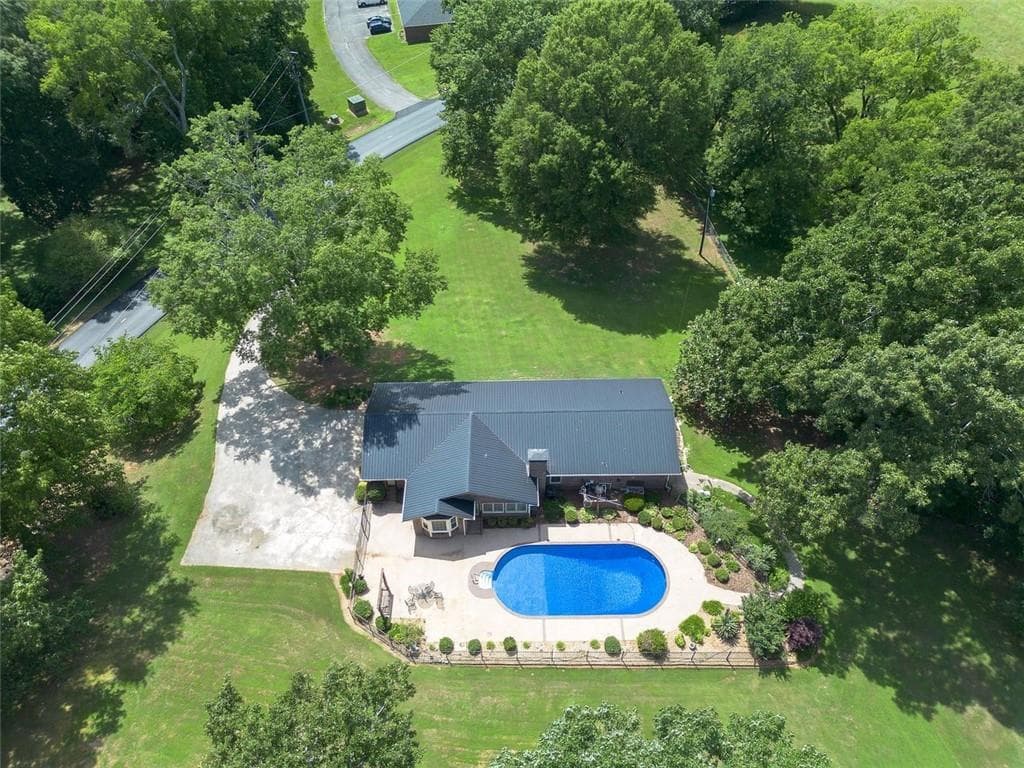 4 bedroom, 3 bathroom, 3,410 sq ft single family residence under contract at 408 Mac Johnson Road, Cartersville, GA 30121 — photo 7