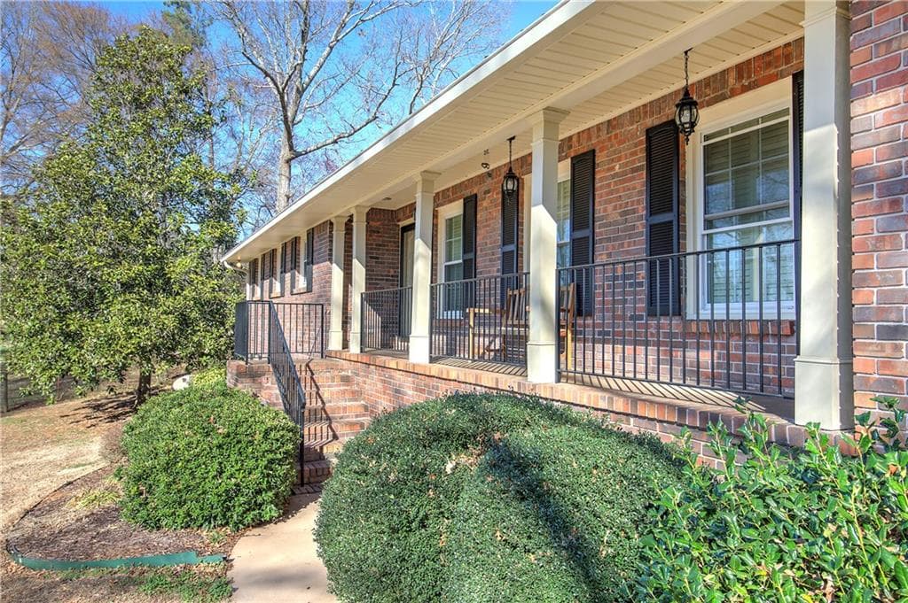 4 bedroom, 3 bathroom, 3,410 sq ft single family residence under contract at 408 Mac Johnson Road, Cartersville, GA 30121 — photo 8