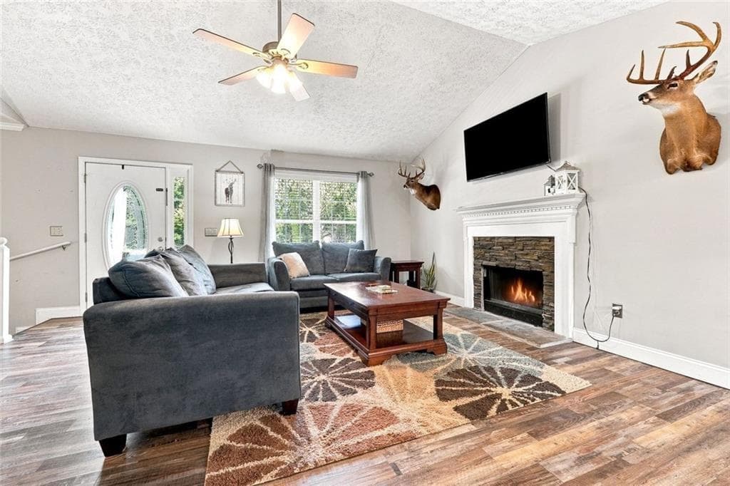 3 bedroom, 2 bathroom, 2,567 sq ft single family residence for sale at 129 Greatwood Drive, White, GA 30184 — photo 9