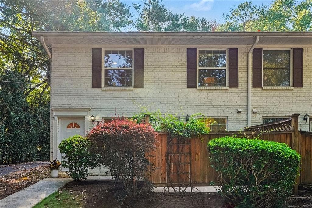 2 bedroom, 2 bathroom, 960 sq ft townhouse under contract at 771 Jordan Lane I, Decatur, GA 30033
