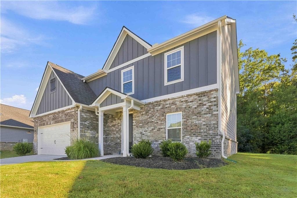 5 bedroom, 3 bathroom, 2,643 sq ft single family residence for sale at 3220 Azteca Way, Dacula, GA 30019 — photo 2