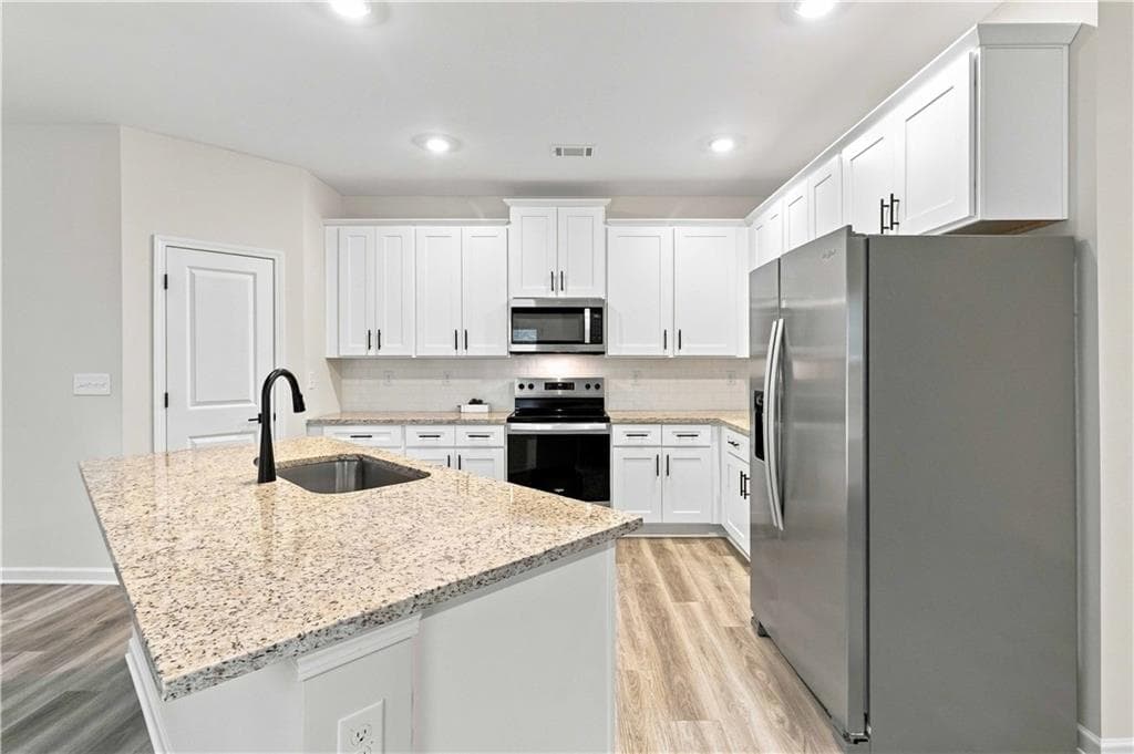 5 bedroom, 3 bathroom, 2,643 sq ft single family residence for sale at 3220 Azteca Way, Dacula, GA 30019 — photo 7