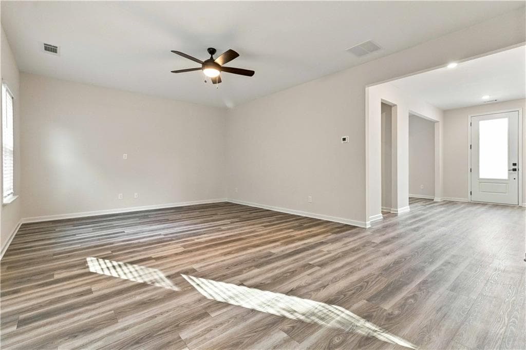 5 bedroom, 3 bathroom, 2,643 sq ft single family residence for sale at 3220 Azteca Way, Dacula, GA 30019 — photo 9