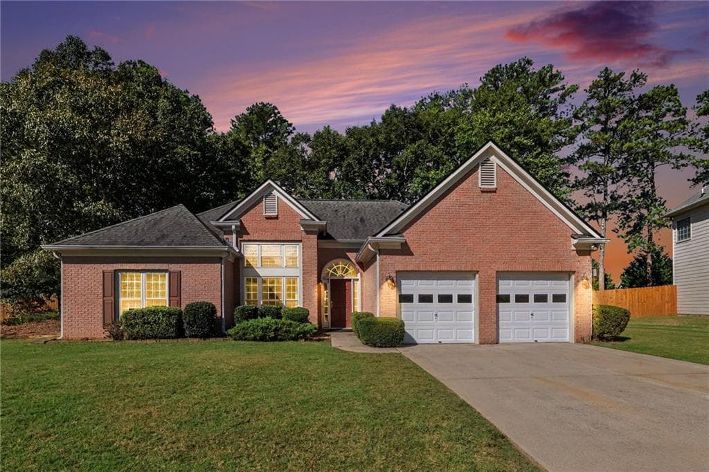 3 bedroom, 2 bathroom, 2,286 sq ft single family residence for sale at 2208 Caneridge Court, Marietta, GA 30064 — photo 2