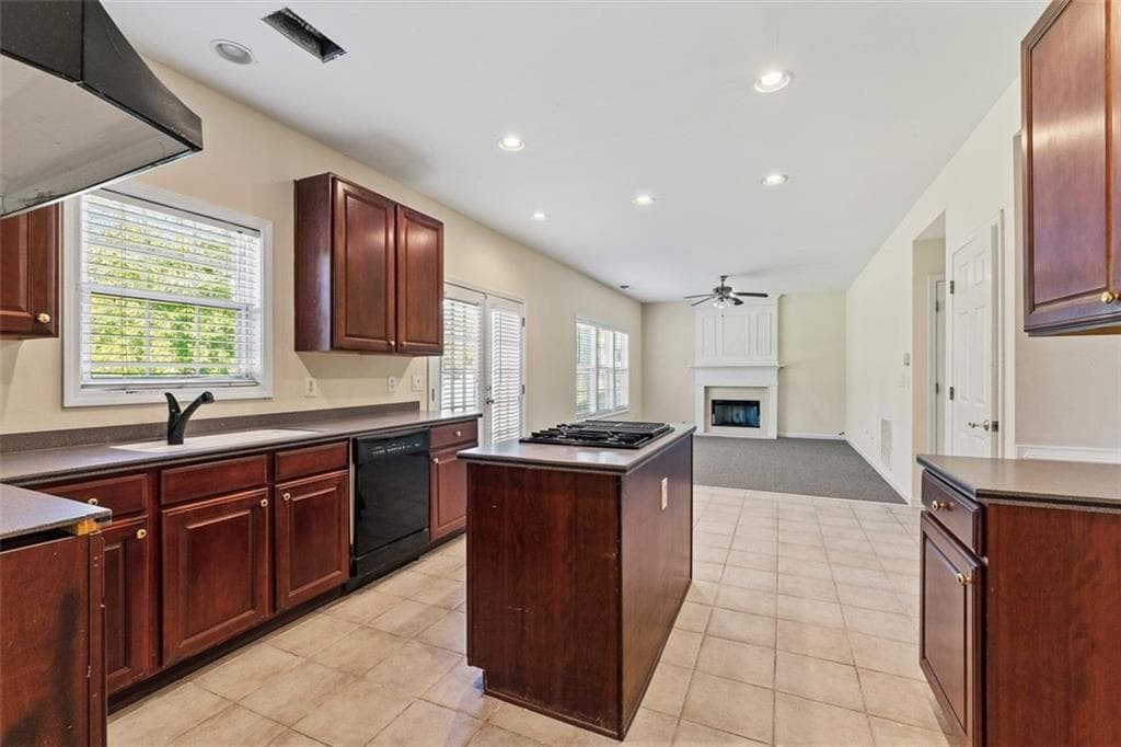 4 bedroom, 3 bathroom, 2,219 sq ft single family residence for sale at 340 Fitzgerald Place, Atlanta, GA 30349 — photo 8