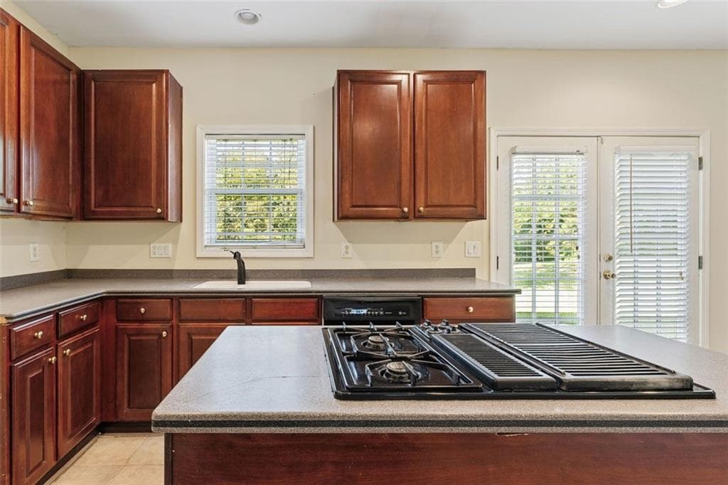 4 bedroom, 3 bathroom, 2,219 sq ft single family residence for sale at 340 Fitzgerald Place, Atlanta, GA 30349 — photo 10